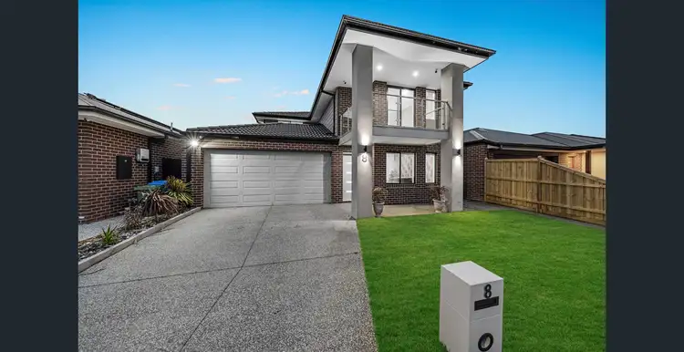 8 Langshan road, Clyde North VIC 3978
