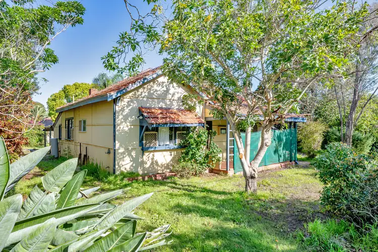 5 Robin Hood Avenue, Armadale WA 6112