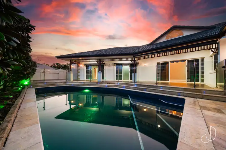 10 Leeds Close, Arundel QLD 4214