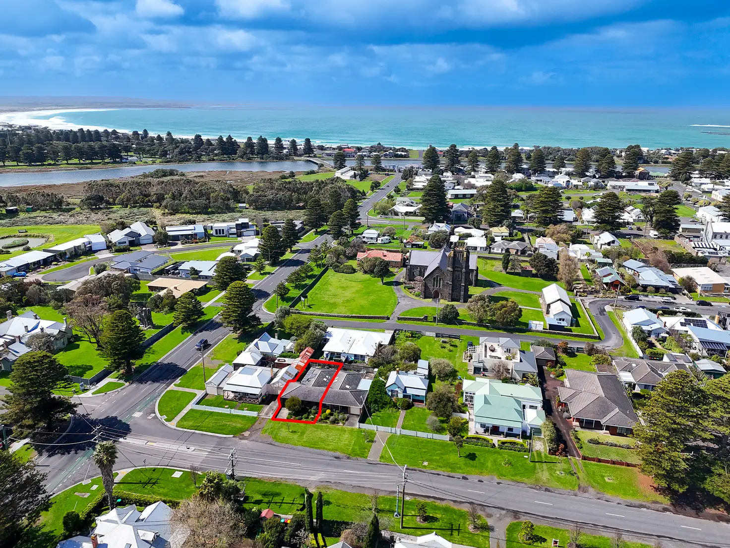 Main view of Homely unit listing, 2/47 James Street, Port Fairy VIC 3284