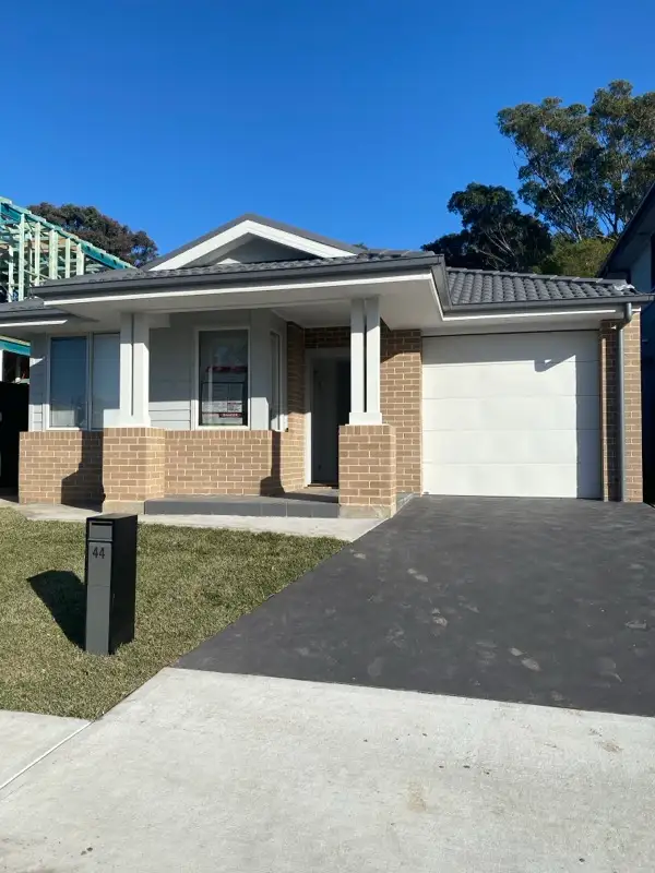 44 Kensell St