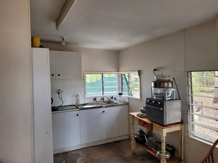 Fourth view of Homely house listing, 37 JIMS RETRT, Sapphire Central QLD 4702