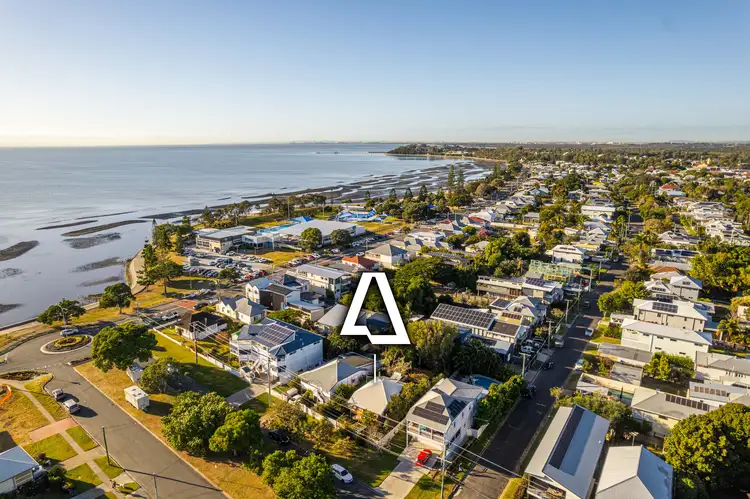 21 Ninth Avenue, Sandgate QLD 4017