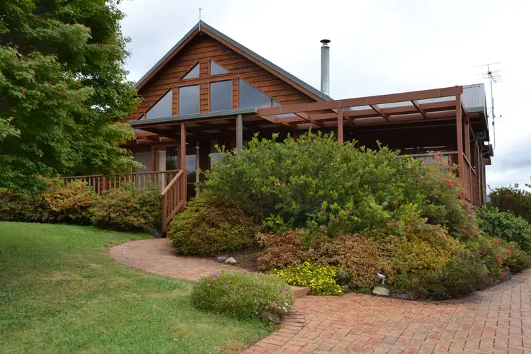 6 Lambert Street, Tawonga VIC 3697