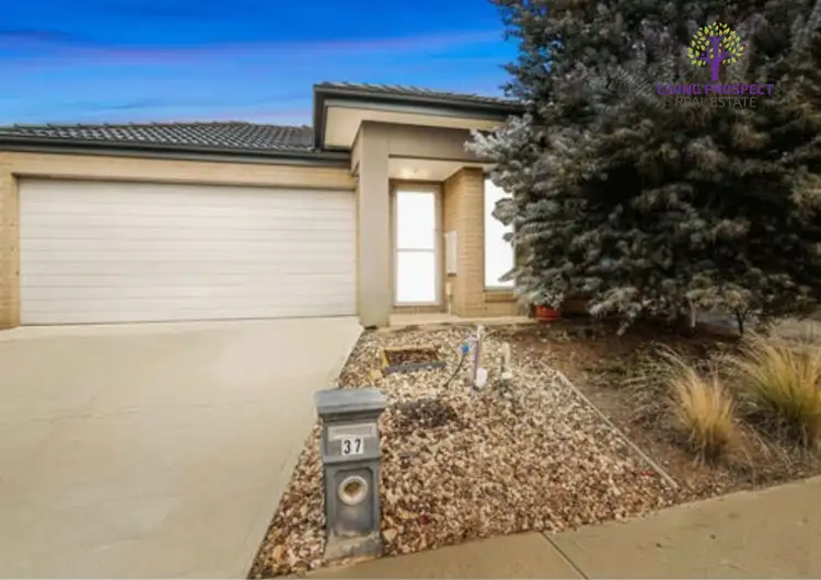 37 Toolern Waters Drive, Weir Views VIC 3338