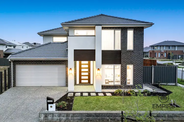 28 Carnelian Circuit, Clyde North VIC 3978
