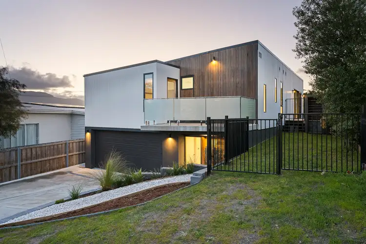 10B Boatta Road, Lindisfarne TAS 7015