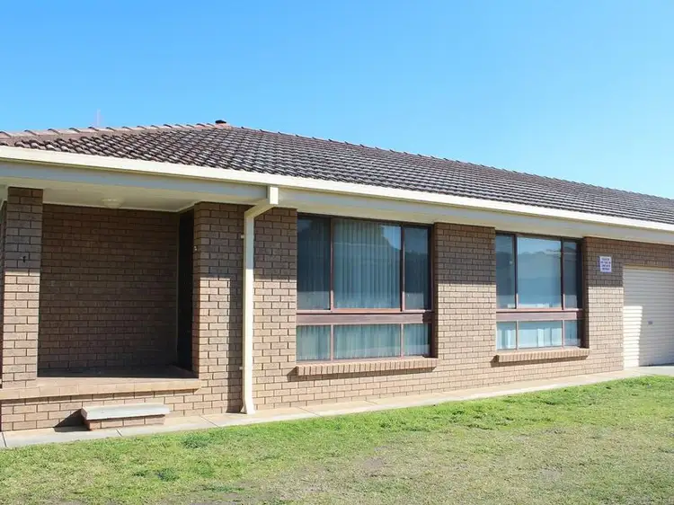 Main view of Homely unit listing, 1/572 Mair Street, Lavington NSW 2641