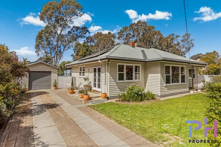 27 Crusoe Road, Kangaroo Flat VIC 3555