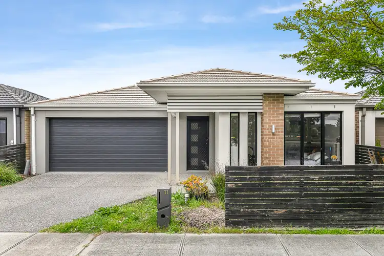 11 Oscar Circuit, Roxburgh Park VIC 3064