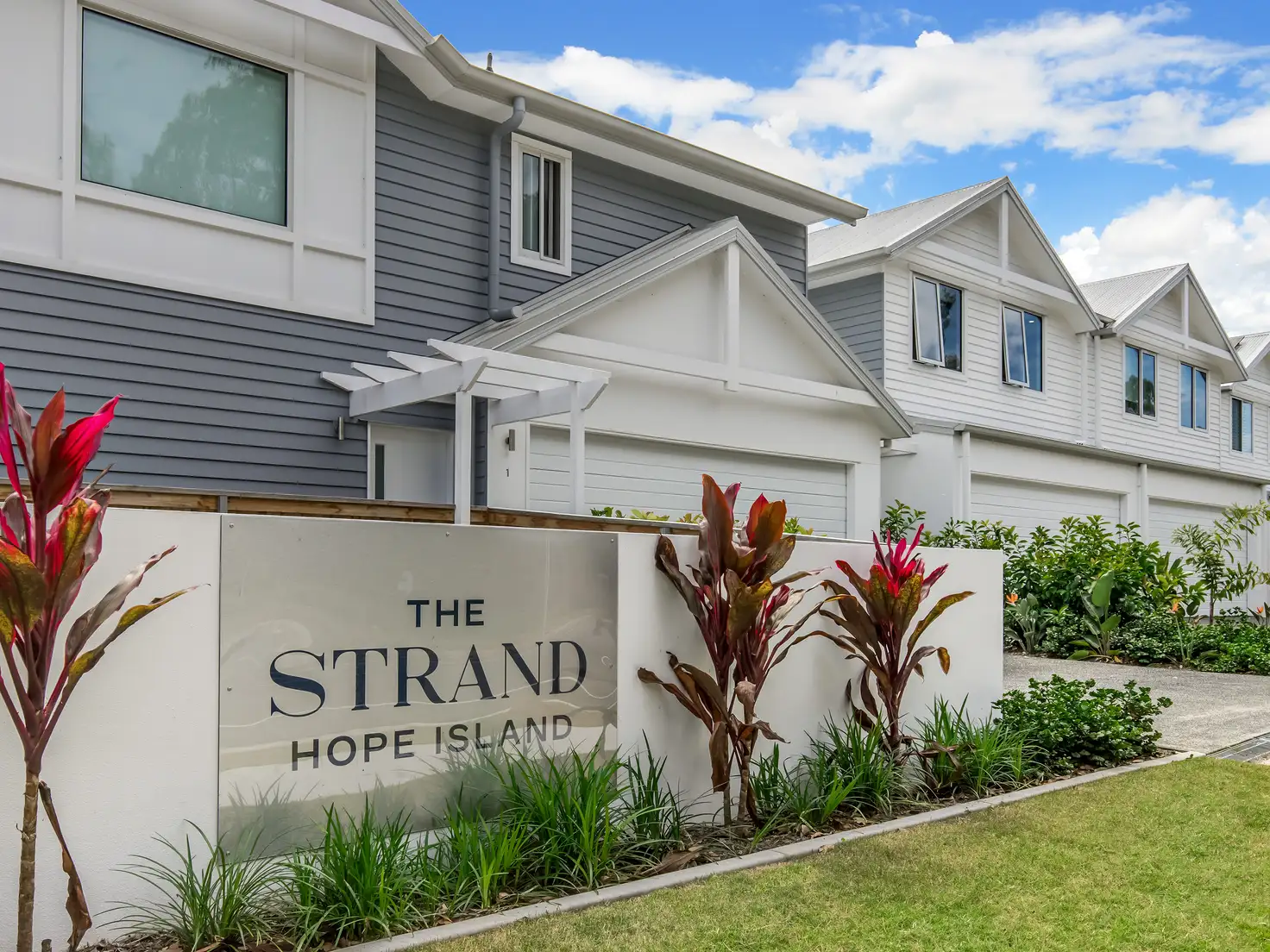 Main view of Homely townhouse listing, 2/80 Halcyon Way, Hope Island QLD 4212