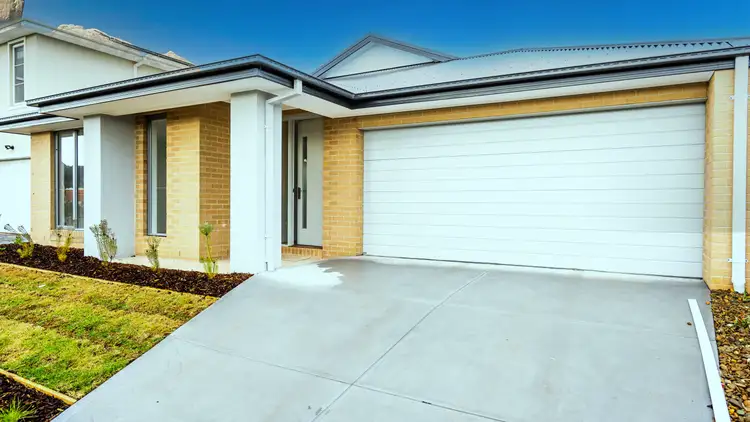 Second view of Homely house listing, 29 Saltaire Drive, Strathtulloh VIC 3338