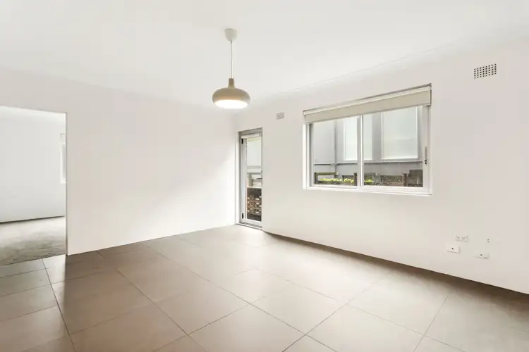 2/10 Carlisle Street, Tamarama NSW 2026