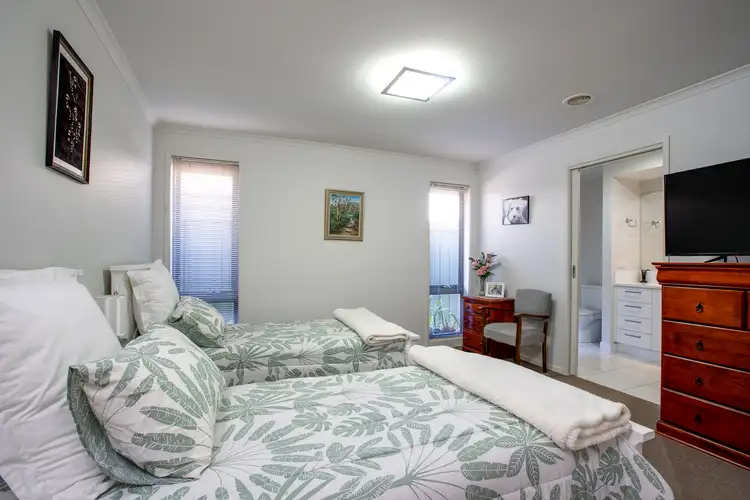 Seventh view of Homely house listing, 17 INWOOD CRESCENT, Wodonga VIC 3690