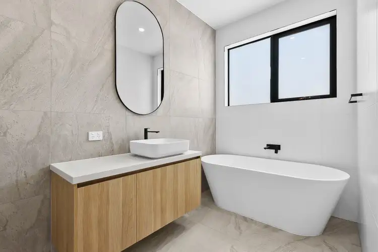 8 Pesaro St, Clyde VIC 3978
