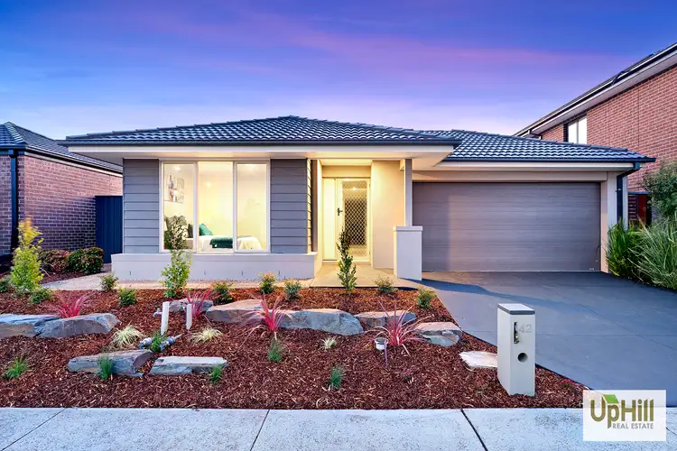 42 Merrin Circuit, Clyde North VIC 3978