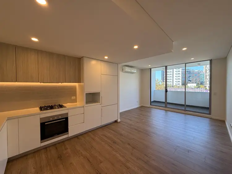 15 Guess Avenue