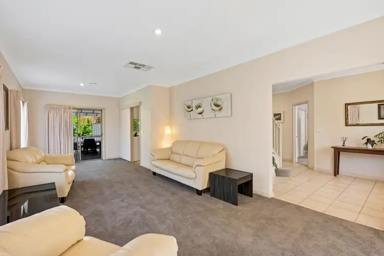 Fifth view of Homely house listing, 2 Milburn Court, Endeavour Hills VIC 3802