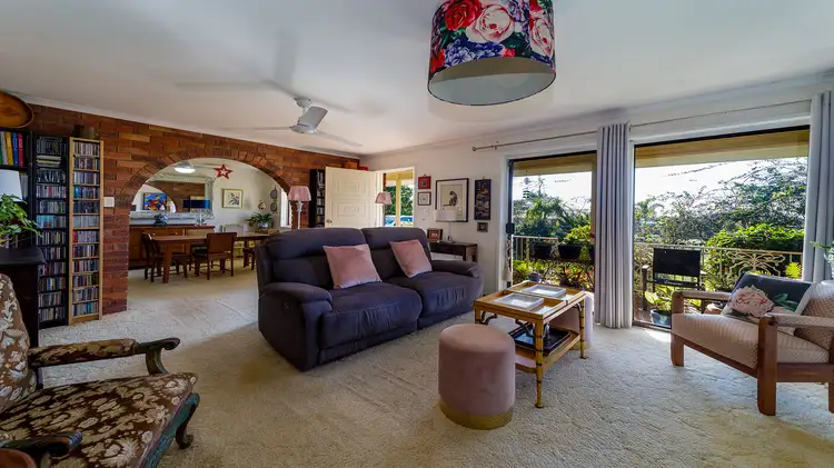 Second view of Homely house listing, 25 HAYDN DR, Kawungan QLD 4655