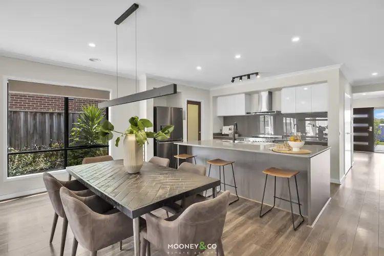 26 Compton Way, Clyde North VIC 3978