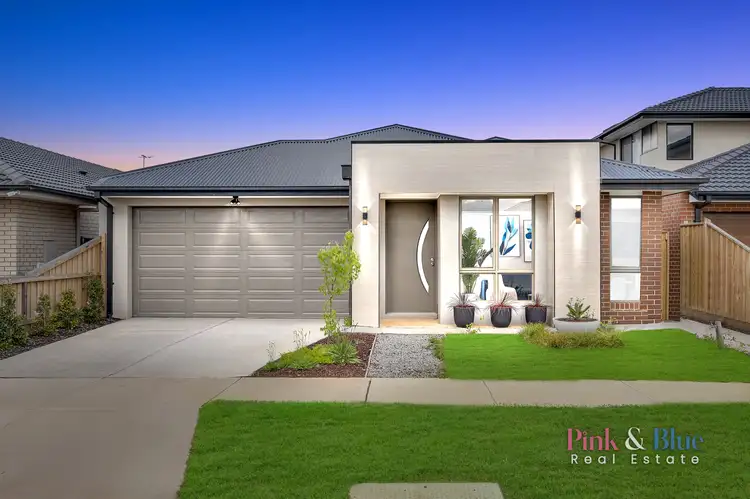 72 Lorikeet Circuit, Rockbank VIC 3335