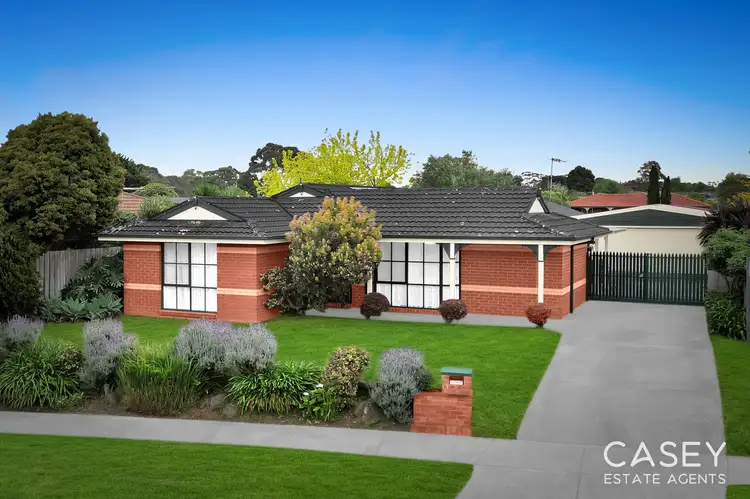 44 Hoysted Avenue, Cranbourne North VIC 3977