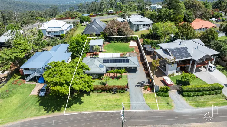 27 Paradise Drive, Tamborine Mountain QLD 4272