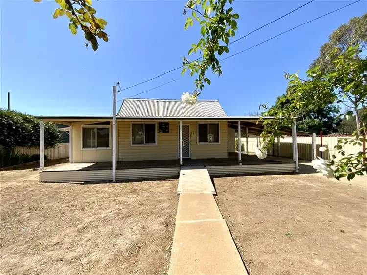 12 Thelma Street, Forbes NSW 2871