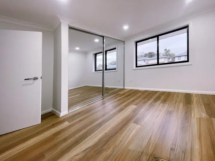 18A Cunningham Crescent