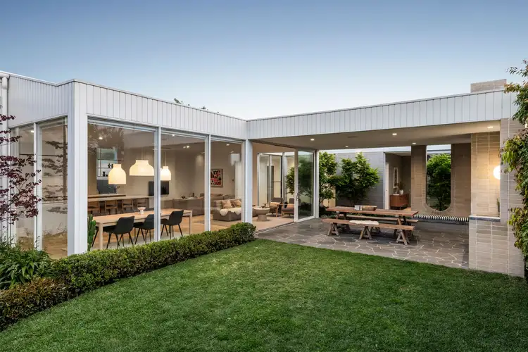 2 Neiley Street, Newtown VIC 3220