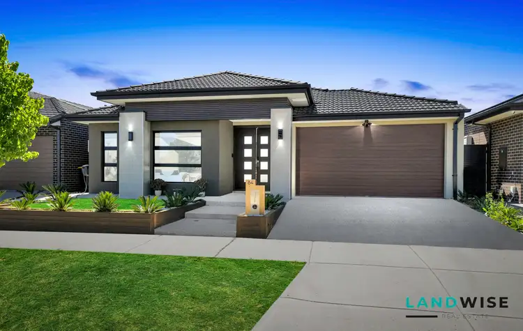 64 Taradale Crescent, Fraser Rise VIC 3336