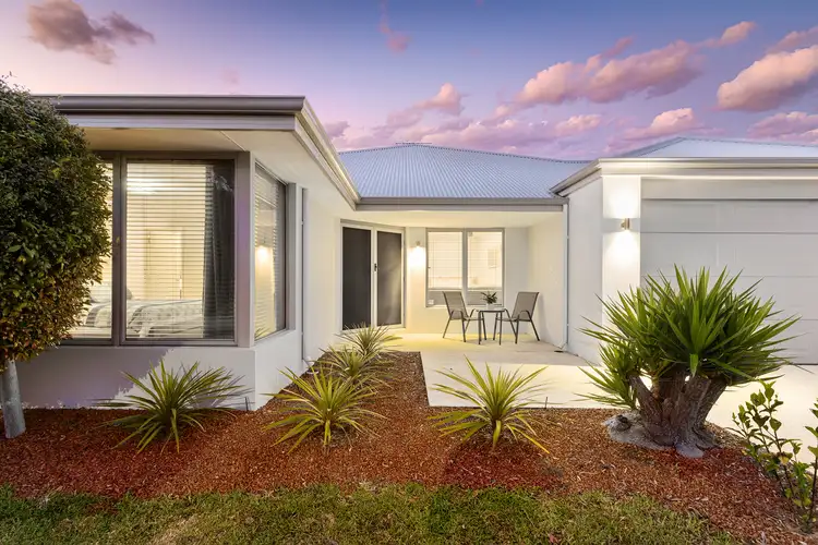 11 Temple Way, Piara Waters WA 6112