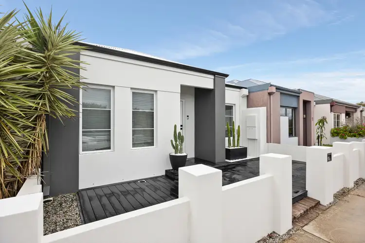 13 Pegus Way, Piara Waters WA 6112