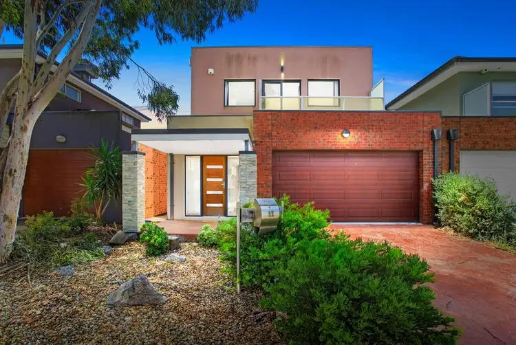 11 COBB STREET, South Morang VIC 3752