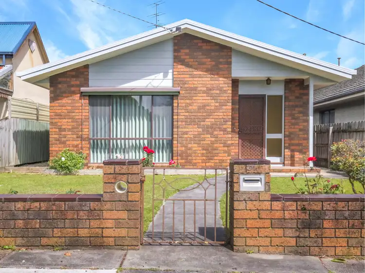 34 ROUGHEAD STREET