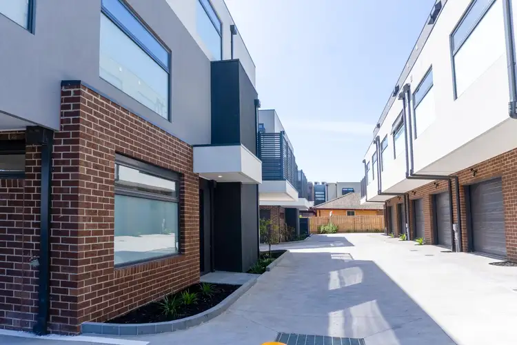 Main view of Homely townhouse listing, 2/1102 Stud Road, Rowville VIC 3178