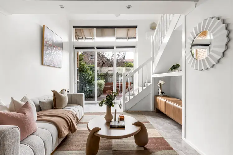 2/22 Loch Street, Coburg VIC 3058