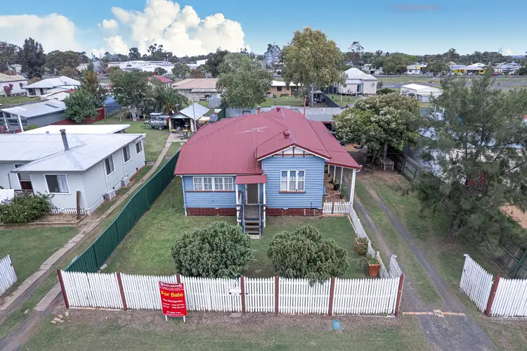 39 Donely Street, Oakey QLD 4401
