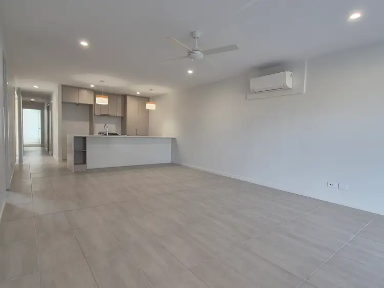 8 Lemon Myrtle Lane, Ripley QLD 4306