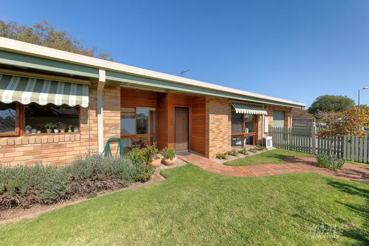 Main view of Homely unit listing, 1/5 HOLT PLACE, Wodonga VIC 3690