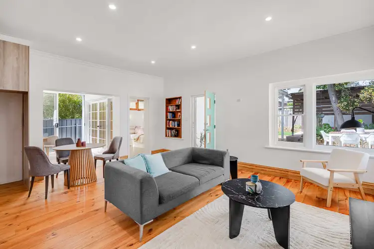 9A Kinross Avenue, Lower Mitcham SA 5062