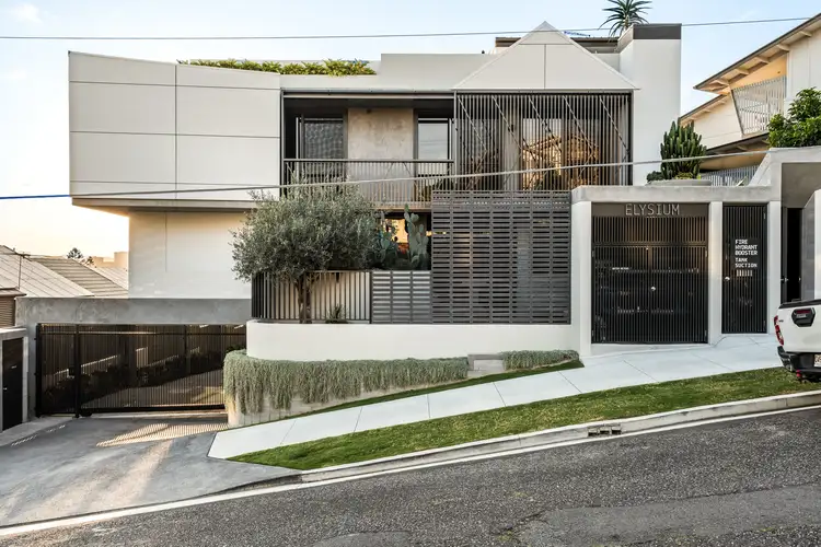 16 Riddell Street