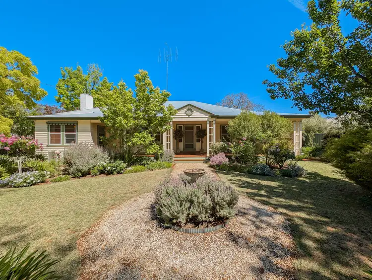 98 Shadforth Street, Kerang VIC 3579