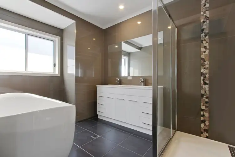 Sixth view of Homely house listing, 10 Mazamet Court, Deniliquin NSW 2710