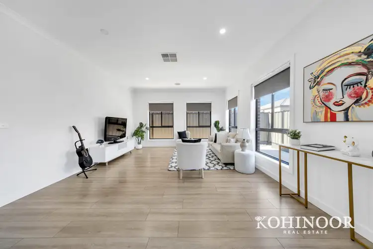 Fifth view of Homely house listing, 18 Eremophila Circuit, Craigieburn VIC 3064