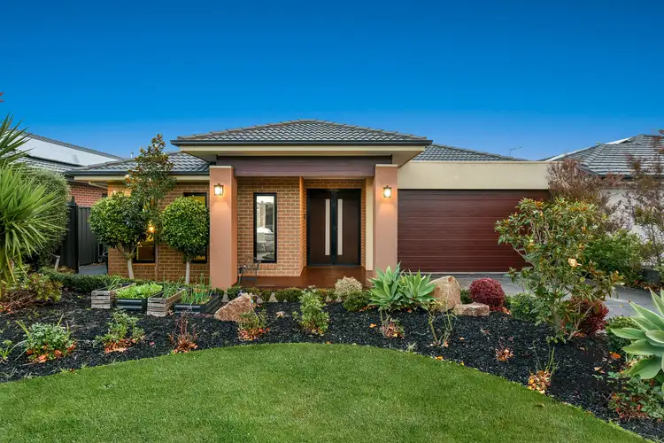 15 Mill Circuit, Clyde North VIC 3978