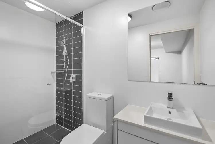Sixth view of Homely unit listing, 2/8 Kyabra Street, Newstead QLD 4006