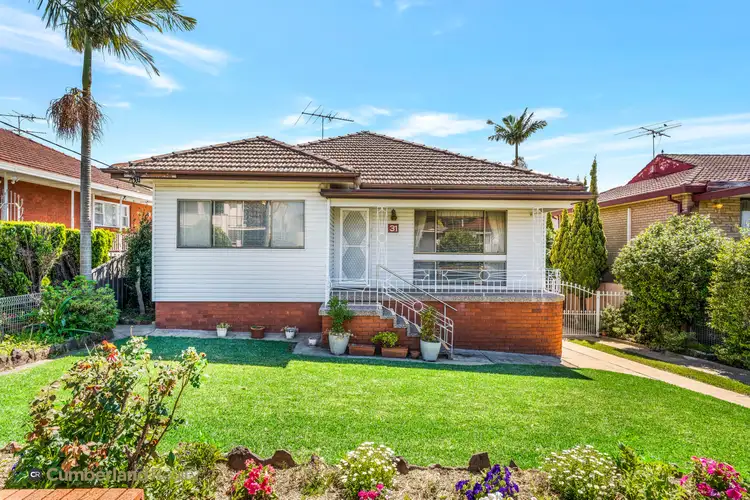 31 Mandoon Road, Girraween NSW 2145