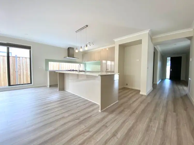 Fifth view of Homely house listing, 10 Leafy Circuit, Cranbourne East VIC 3977