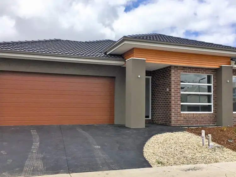 43 Calibre Circuit, Clyde North VIC 3978